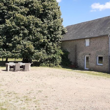 Gite Le Tilleul De La Fontaine Alluy Exterior foto