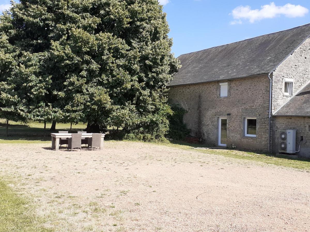 Gite Le Tilleul De La Fontaine Alluy Exterior foto